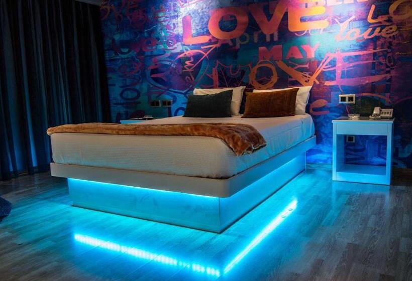 ジュニアスイート, Motel Trebol