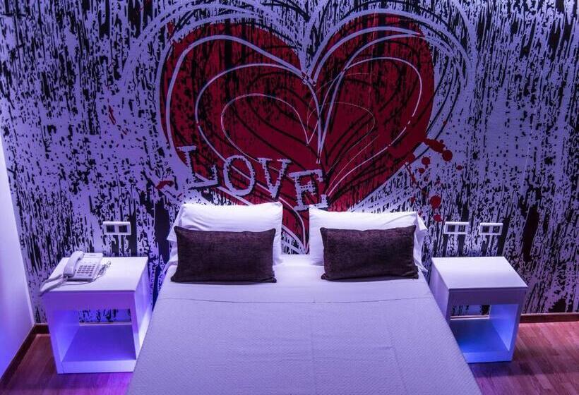 ジュニアスイート, Motel Trebol