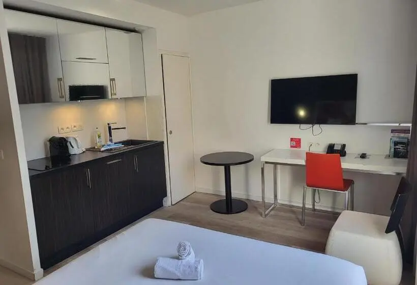 استودیوی استاندارد, Adagio Serris Val D Europe