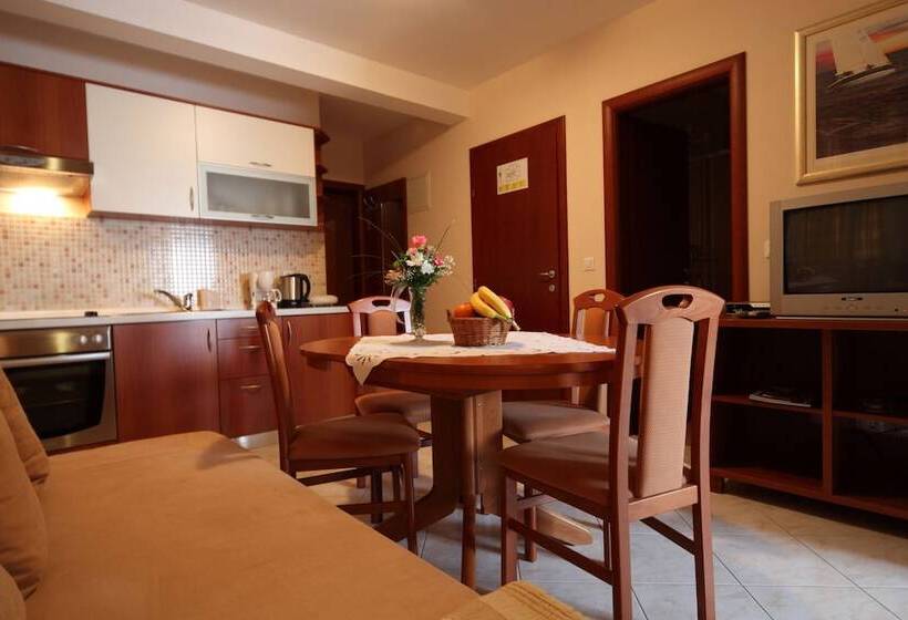 شقة غرفة واحدة, Apartments Ivana