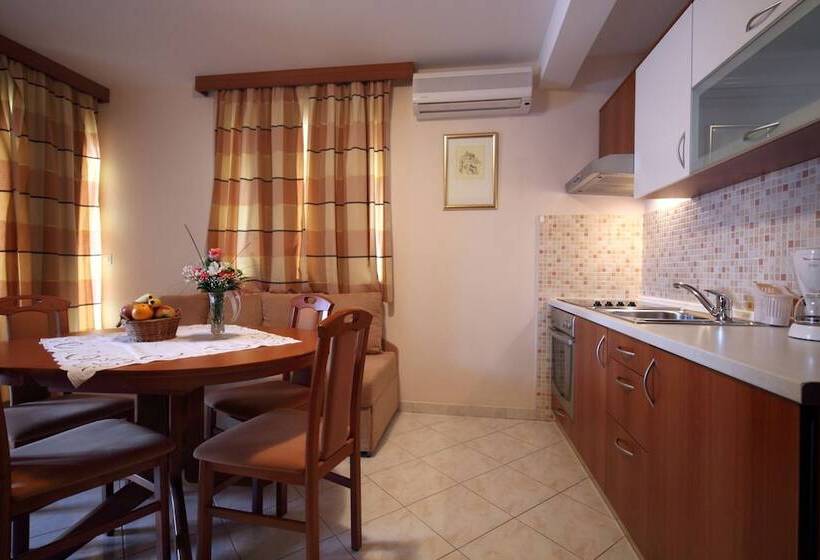 Апартаменты 1 Спальня, Apartments Ivana