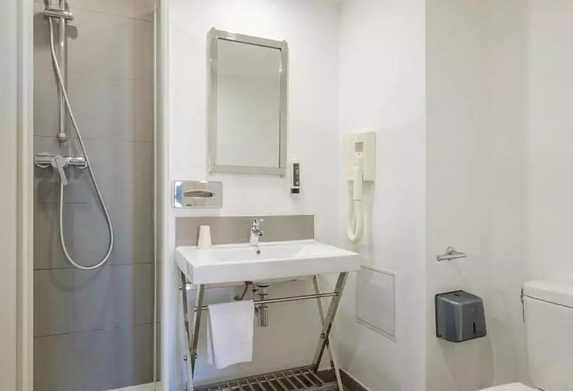 اتاق استاندارد چهار تخته, B&b Hotel Antibes Juan Les Pins