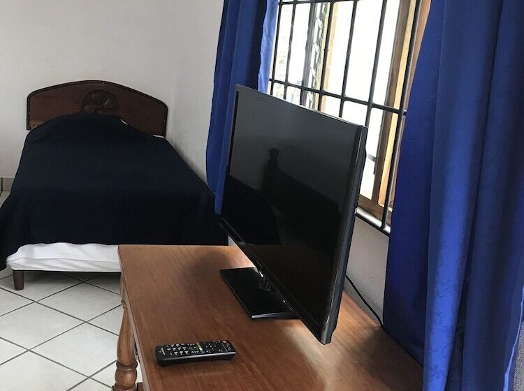 إستوديو قياسى, Flores   Adults Only