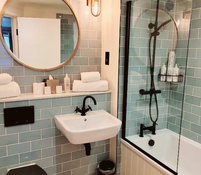 クラシックルーム, Greyhound Hotel