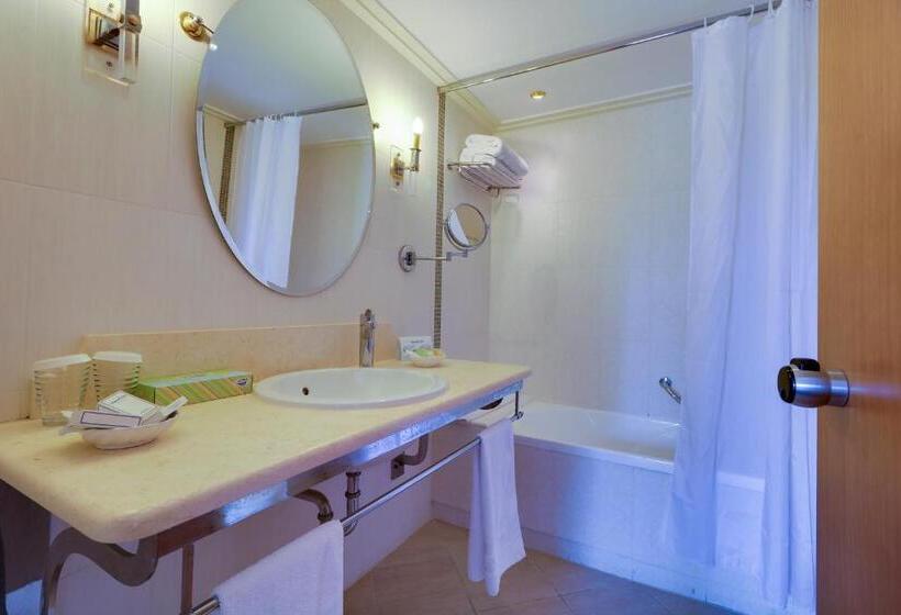 小型套房带泳池景, Aegean Melathron Thalasso Spa