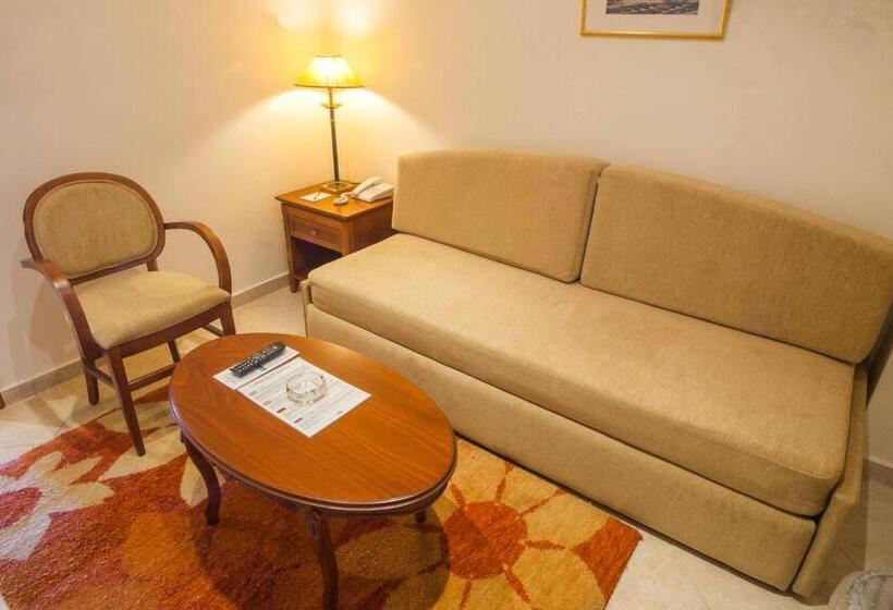 小型套房带泳池景, Aegean Melathron Thalasso Spa