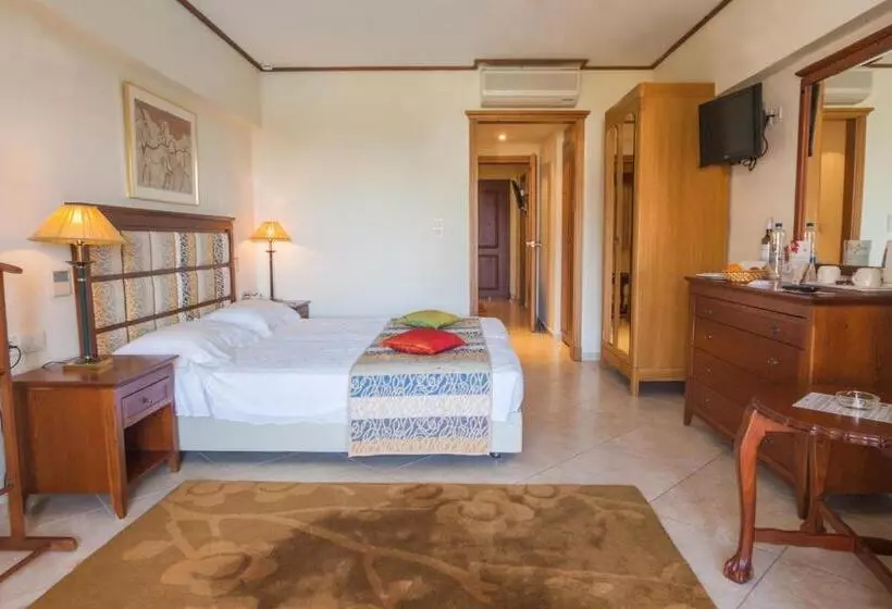 プールビュージュニアスイート, Aegean Melathron Thalasso Spa
