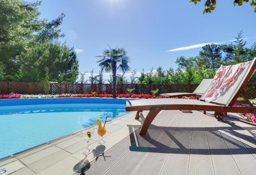 سوئیت پرزیدنت, Aegean Melathron Thalasso Spa