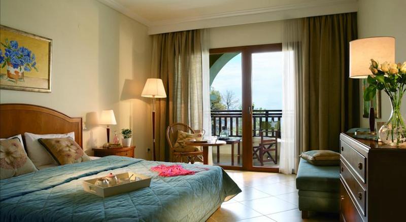 小型套房带泳池景, Aegean Melathron Thalasso Spa