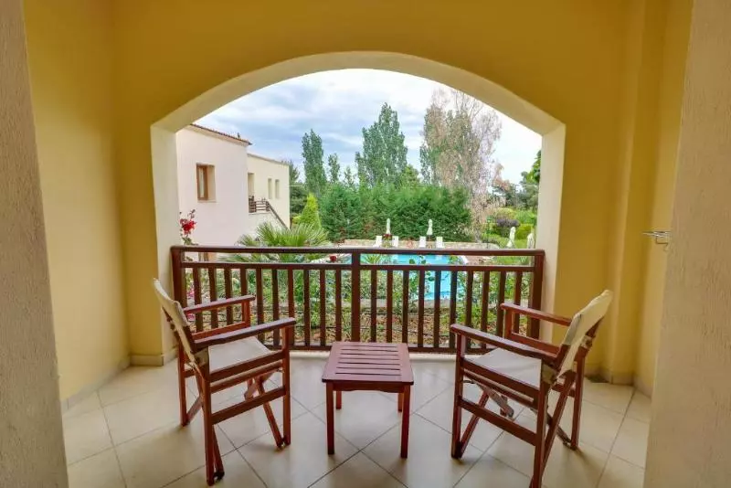 プールビュースタンダードルーム, Aegean Melathron Thalasso Spa