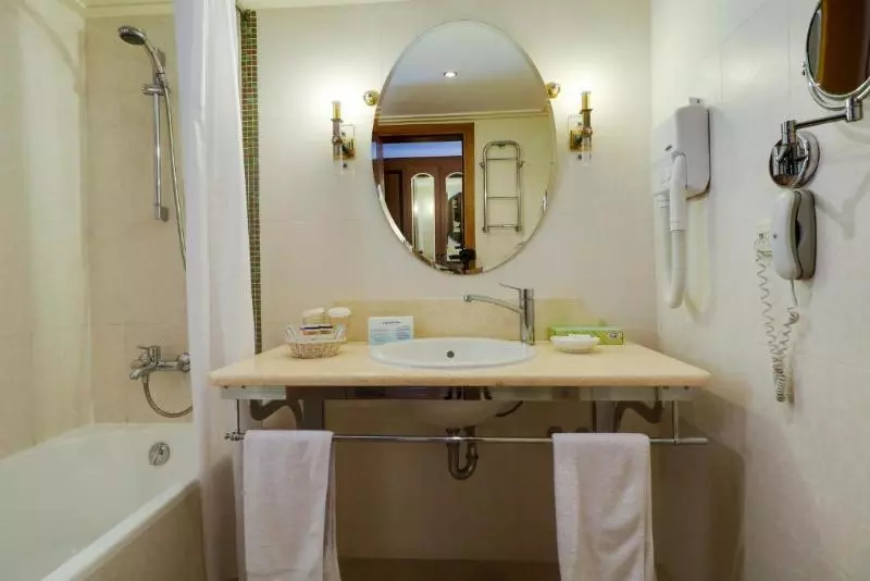 プールビュースタンダードルーム, Aegean Melathron Thalasso Spa