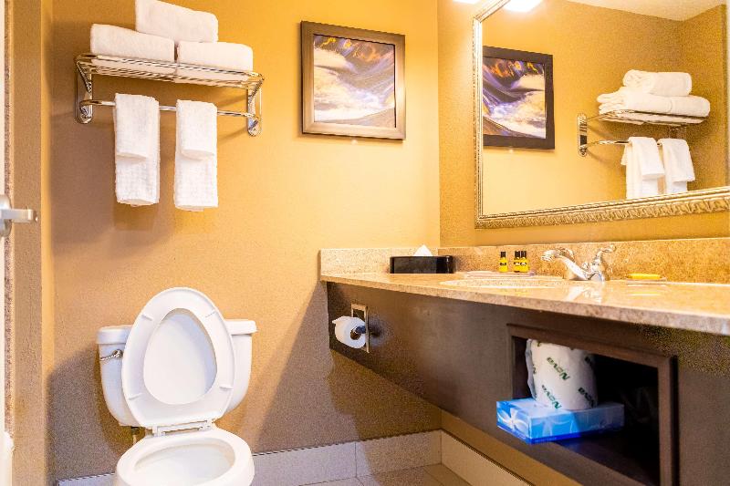 מיטת קינג בסוויטה, Spark By Hilton Port Wentworth Savannah