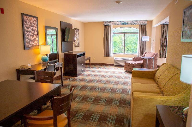 מיטת קינג בסוויטה, Spark By Hilton Port Wentworth Savannah