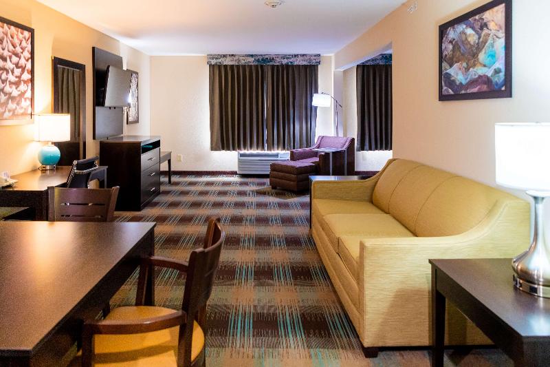 מיטת קינג בסוויטה, Spark By Hilton Port Wentworth Savannah