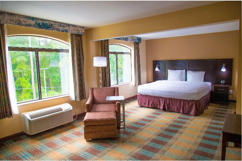 מיטת קינג בסוויטה, Spark By Hilton Port Wentworth Savannah