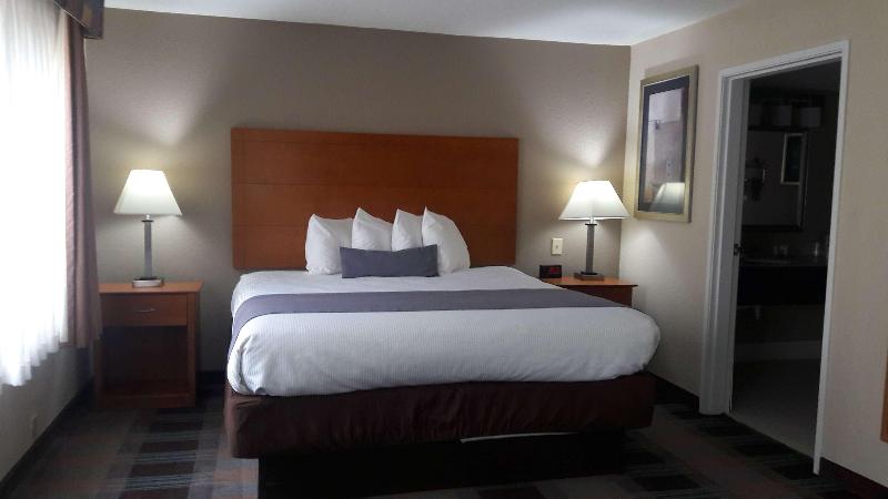 מיטת קינג בסוויטה, Spark By Hilton Port Wentworth Savannah