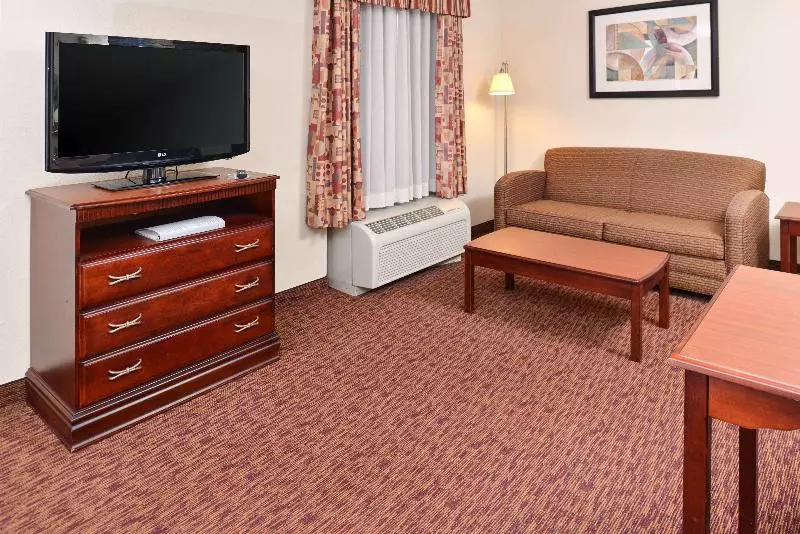 キングサイドベッドのスタンダードワンルーム, Hampton Inn & Suites Muncie