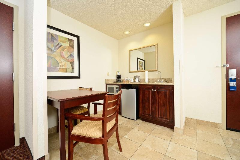 Люкс Кровать Кинг, Hampton Inn & Suites Muncie
