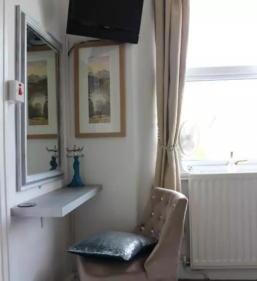 Classic Kolmen Hengen Huone, Invergarry Room Only Guest House For Adults