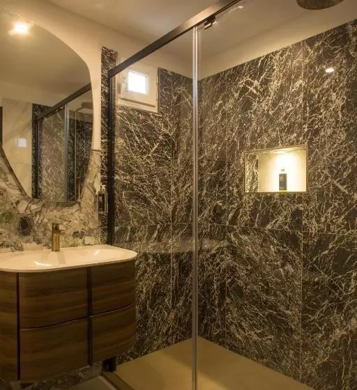 プレステージスイート, La Pietra Restaurant & Spa