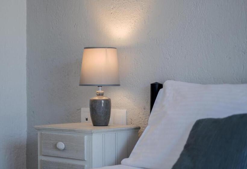 اتاق اکونومی, Levantes