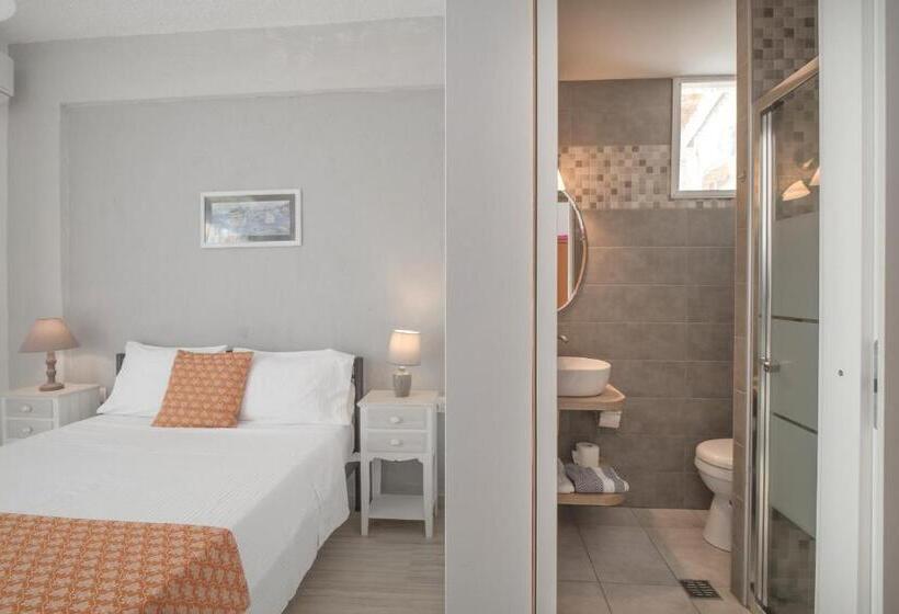 اتاق اکونومی, Levantes