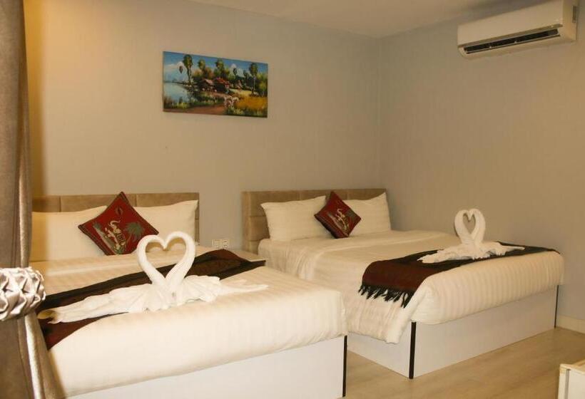 غرفة سوبيريور, Ostro