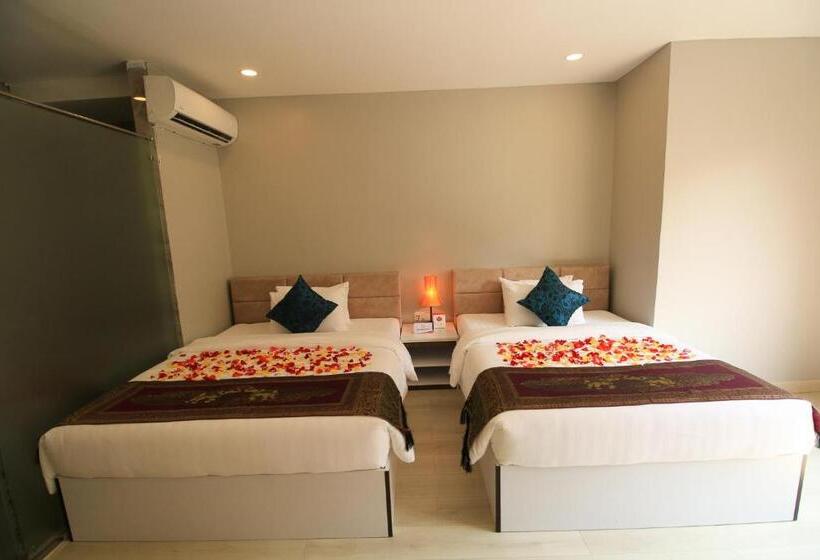 غرفة سوبيريور, Ostro