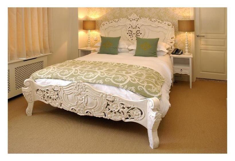 デラックスルーム, The Kings Arms