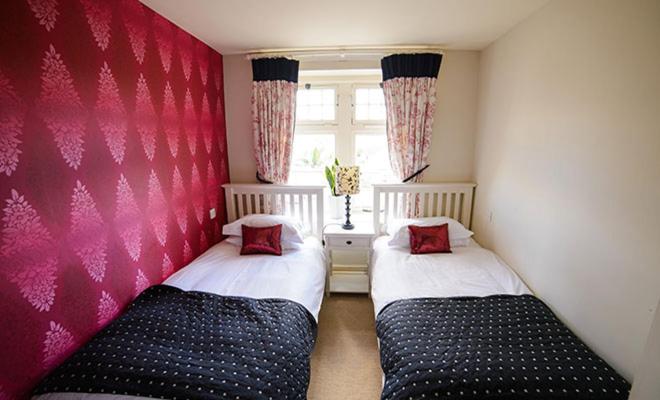 デラックスルーム, The Kings Arms