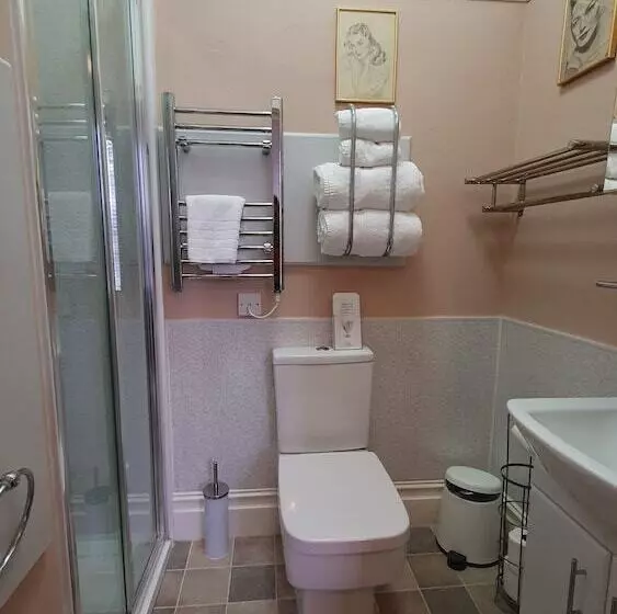 Juniorsviitti, Abbeyfield B&b