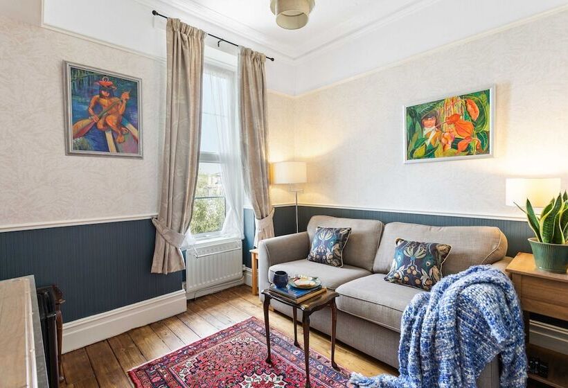 سوییت سوپریور, Abbeyfield B&b