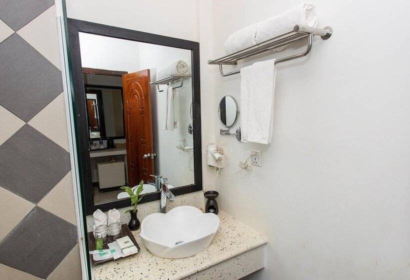 스탠다드 발코니 스튜디오, Apsara Centrepole