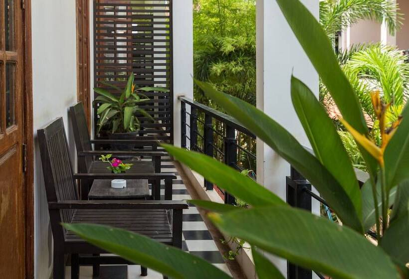 발코니 디럭스 룸, Apsara Centrepole