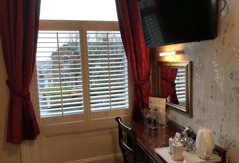 غرفة عائلية, The Bowden Lodge