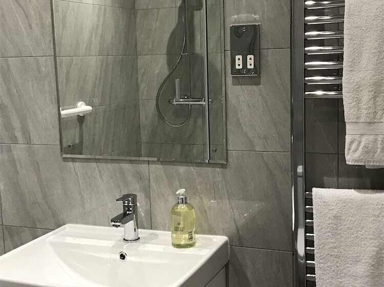 غرفة قياسية, The Bowden Lodge