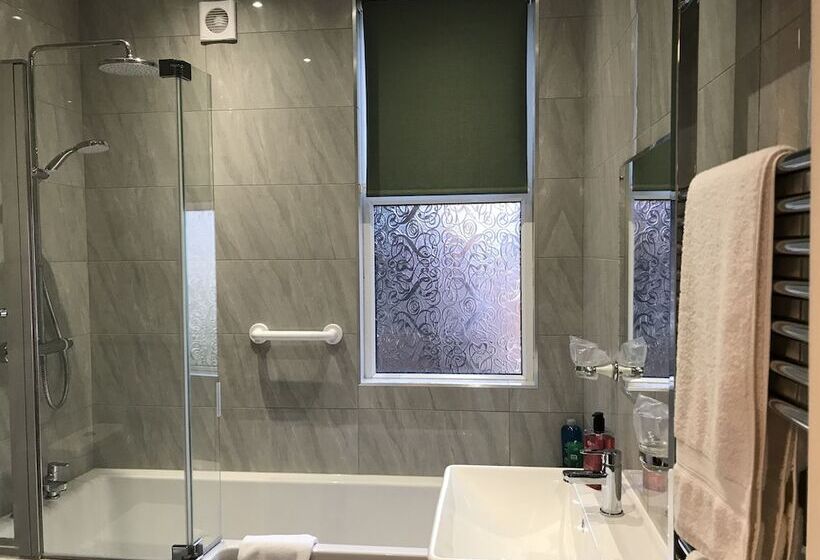 غرفة قياسية, The Bowden Lodge