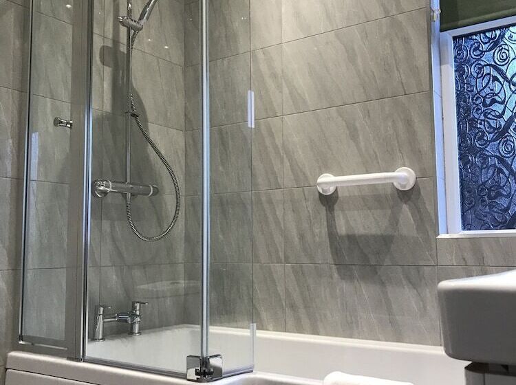 غرفة قياسية, The Bowden Lodge