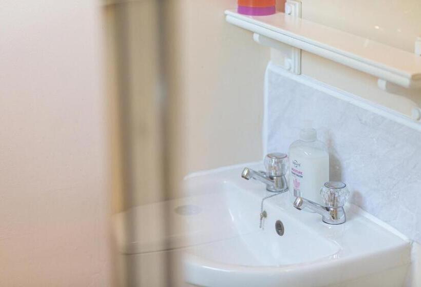 اتاق استاندارد یک نفره, City Centre Guest House