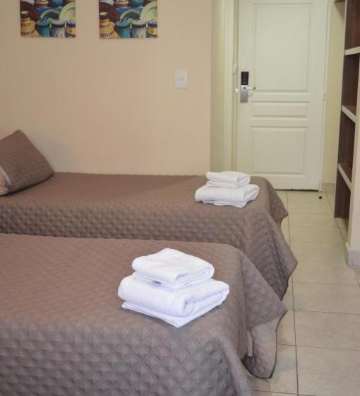 اتاق استاندارد سه نفره, Destino Real