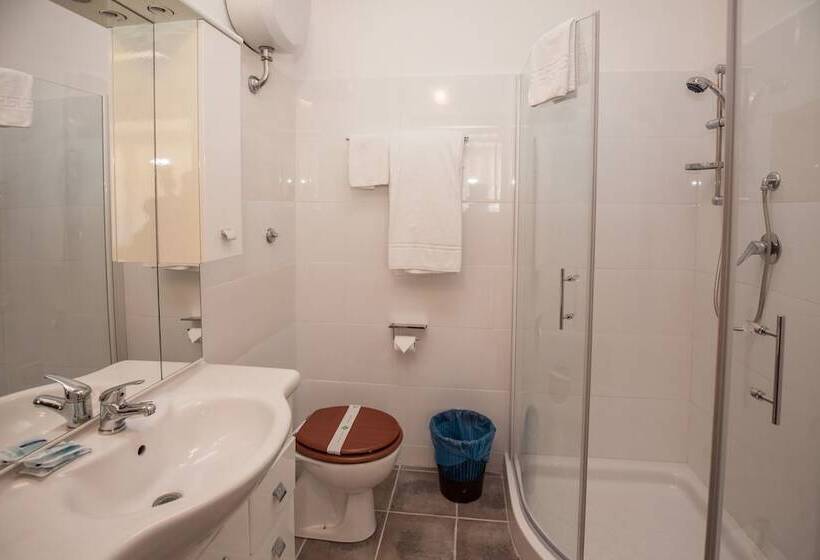 غرفة قياسية فردية, Giulietta E Romeo