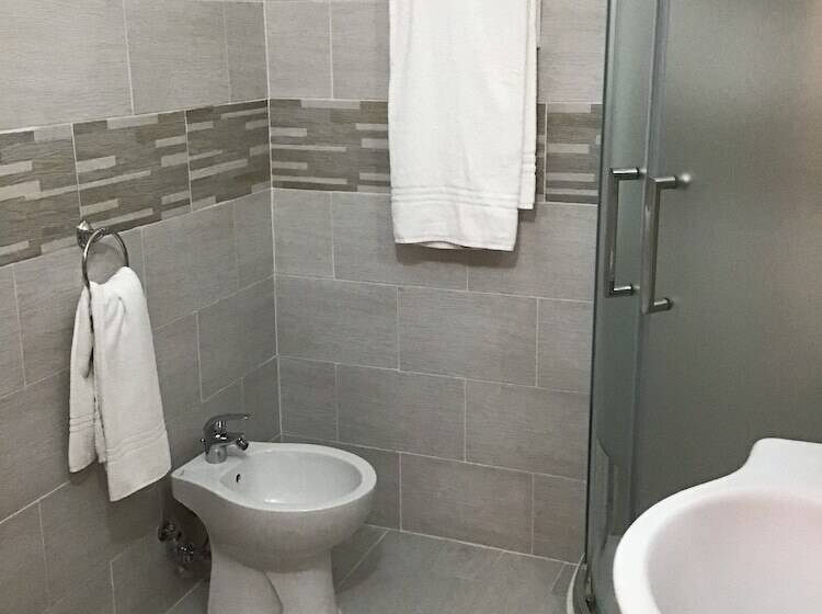 غرفة قياسية رباعية, Giulietta E Romeo