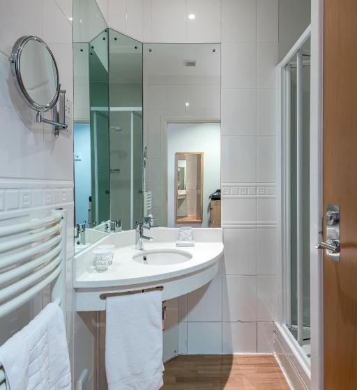 家庭间, High Range Lodge