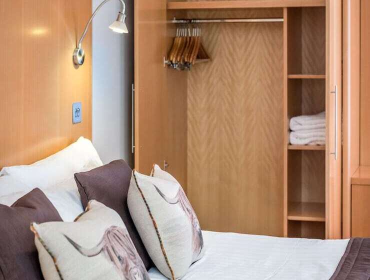 高级大房间, High Range Lodge