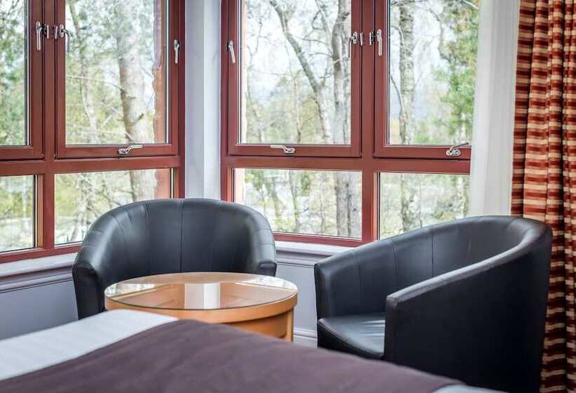 高级大房间, High Range Lodge