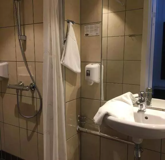 Standart Tek Kişilik Oda, Klækken