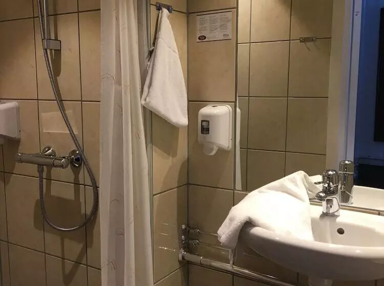 Standart Tek Kişilik Oda, Klækken