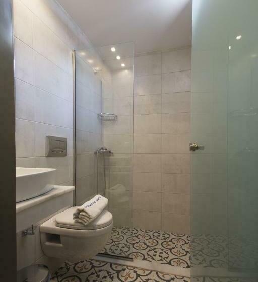 スーペリアーバンガロー, Kordistos