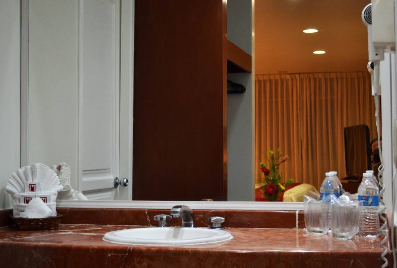 جناح جونيور, Mediterraneo Sa De Cv