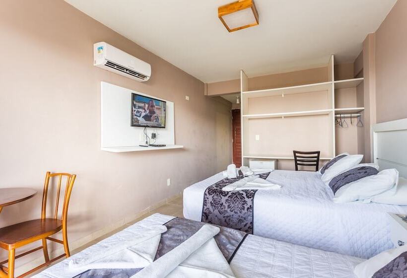 标准三人间, Pousada Iande